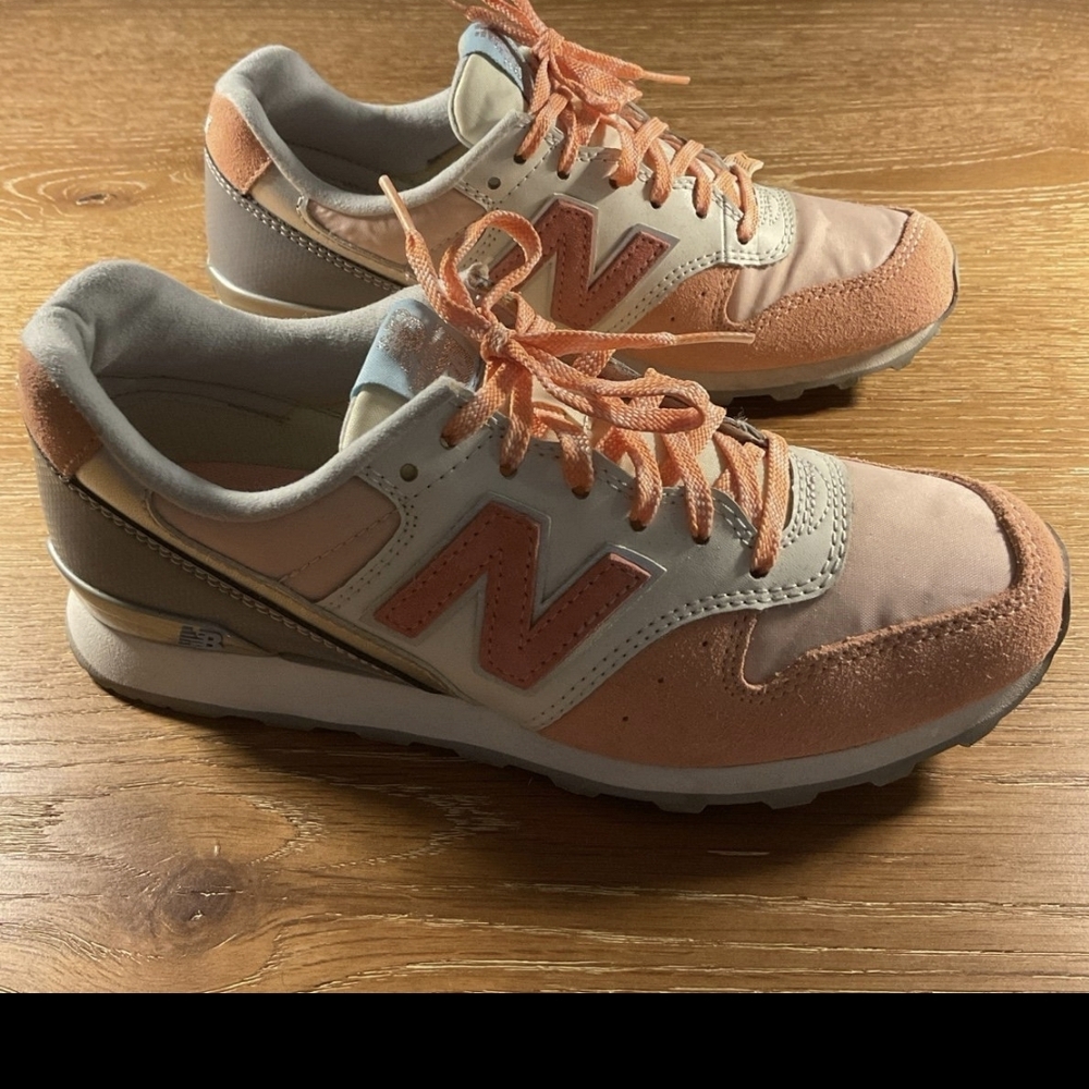New Balance 996 Sneakers